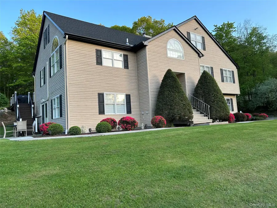 21 Nicole Way, Mahopac, NY 10541 - #2