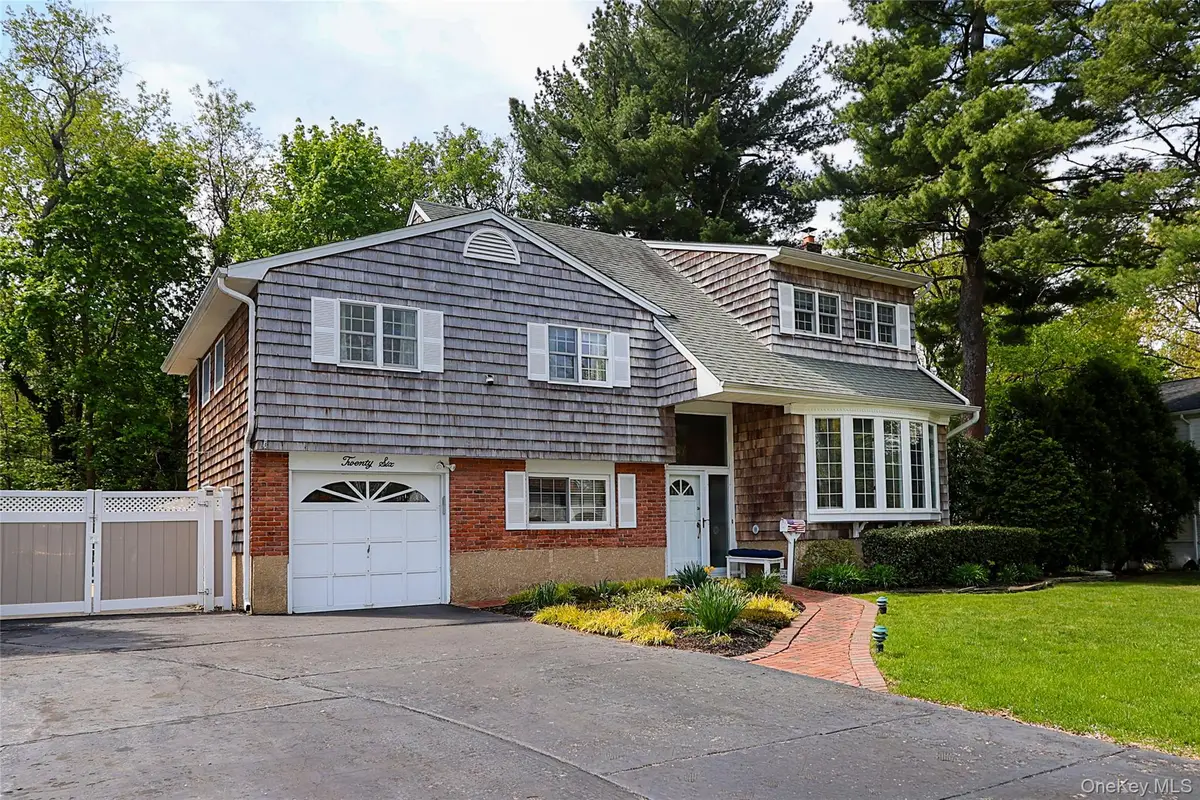26 Daniel Drive, Glen Cove, NY 11542 - #1