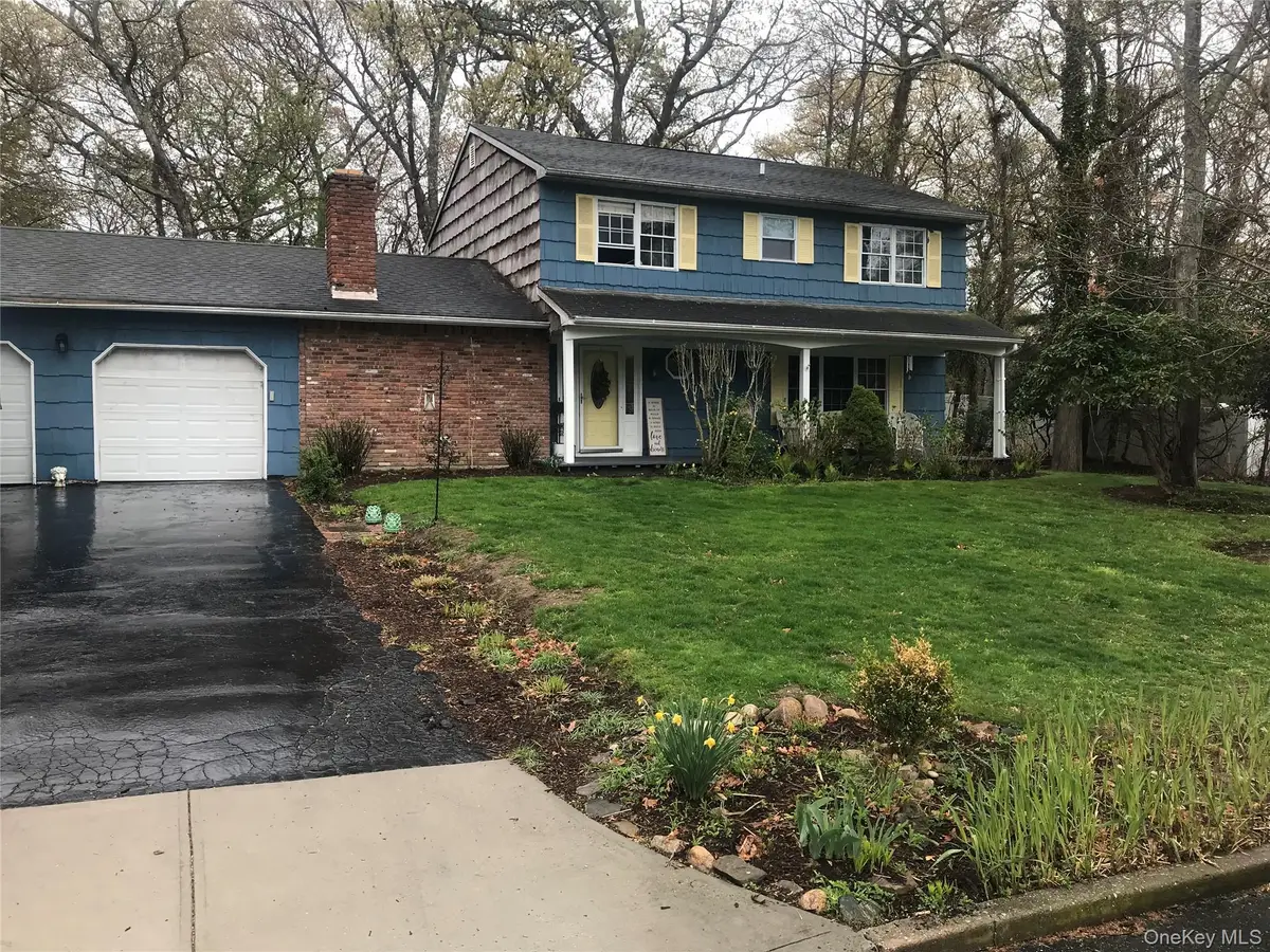 19 Reynolds Road, Shoreham, NY 11786 - #1