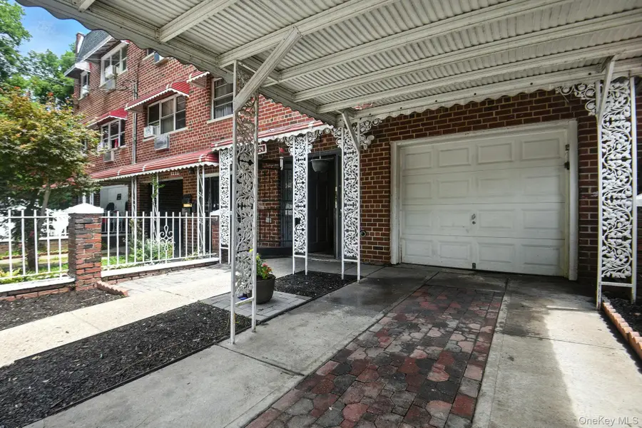 3224 Gunther Avenue, Bronx, NY 10469 - #2