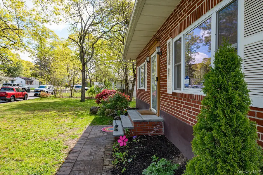 78 Cedar Oaks Avenue, Farmingville, NY 11738 - #2
