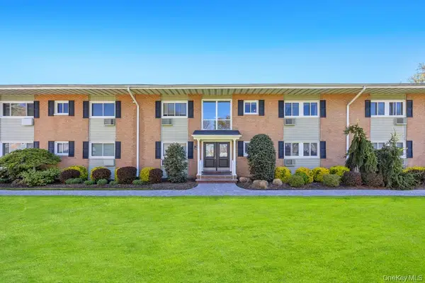 49 Mildred Place #4A, North Babylon, NY 11703