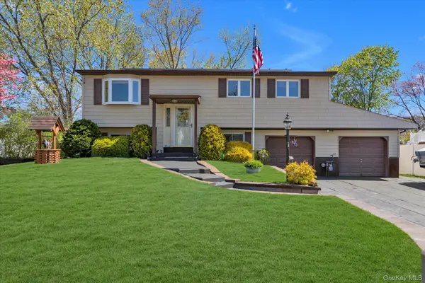 25 Deville Drive, Selden, NY 11784