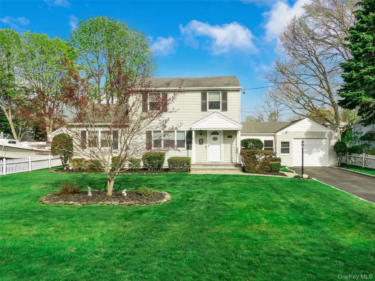 17 Myrtle Lane, East Patchogue, NY 11772 - #1