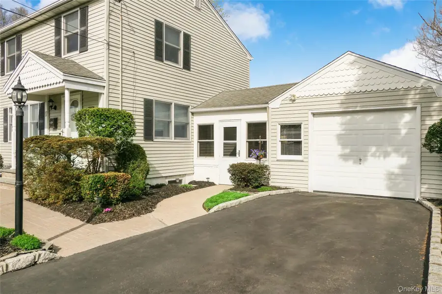 17 Myrtle Lane, East Patchogue, NY 11772 - #3