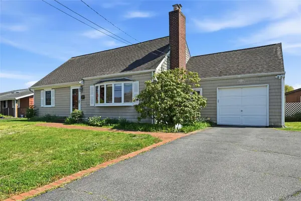 10 Bunny Lane, Amityville, NY 11701