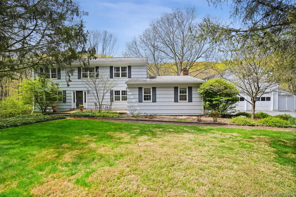 112 Parkview Road N, Pound Ridge, NY 10576 - #1