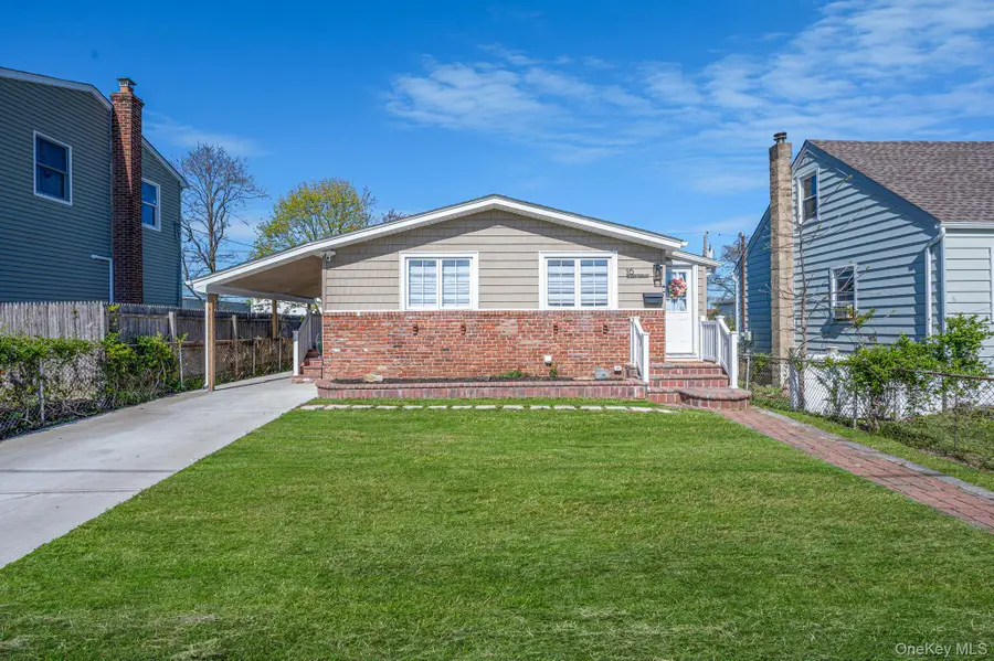 16 Riviera Parkway, Lindenhurst, NY 11757 - #3