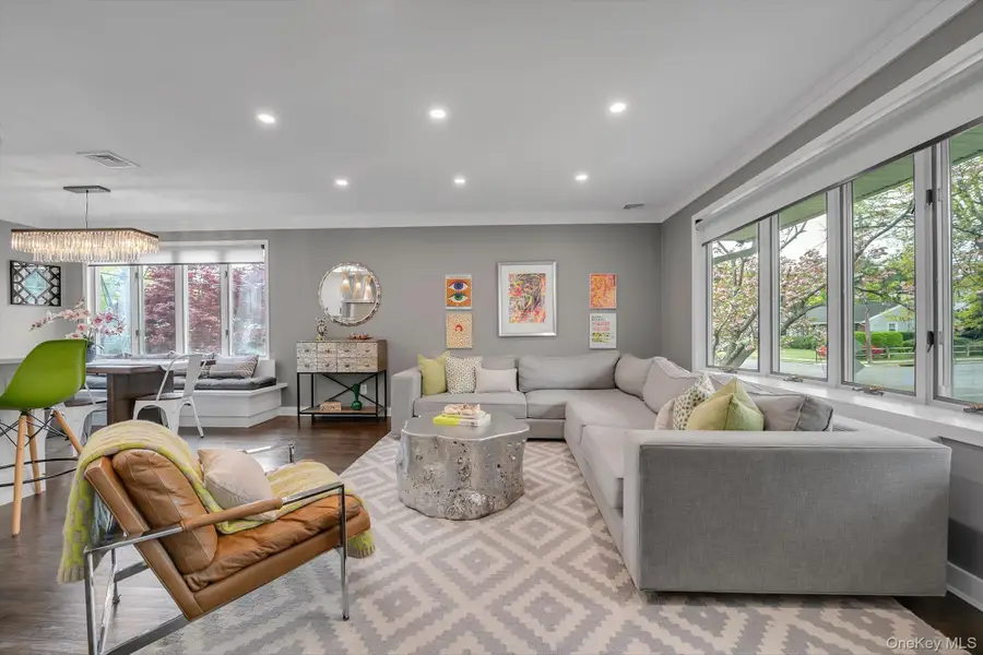 39 Warwick Place, Port Washington, NY 11050 - #3