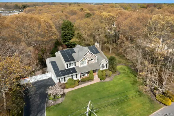 251 Oakwood Road, Oakdale, NY 11769