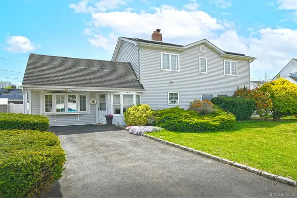 7 Low Lane, Levittown, NY 11756