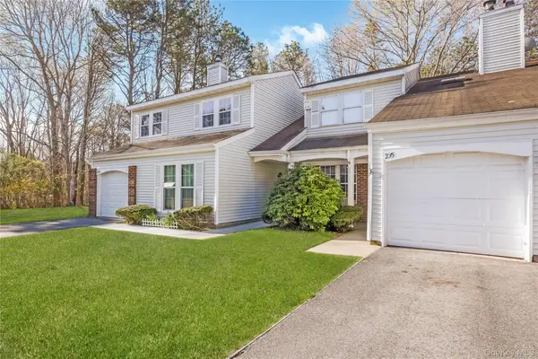 235 Ivy Meadow Court, Middle Island, NY 11953