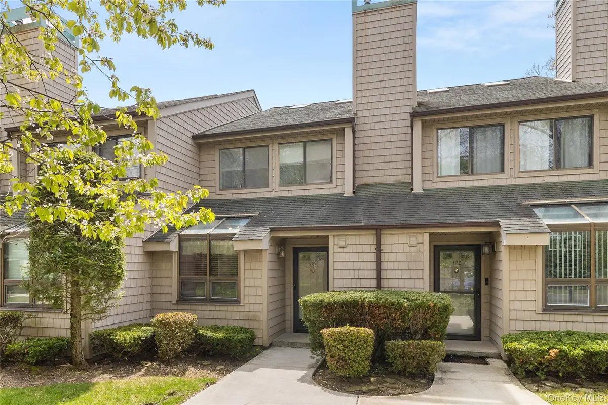 129 Beecher Avenue Extension, East Islip, NY 11730 - #1