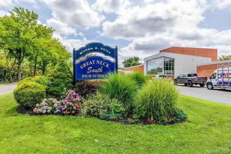 77 Merrivale Road, Great Neck, NY 11020 - #3