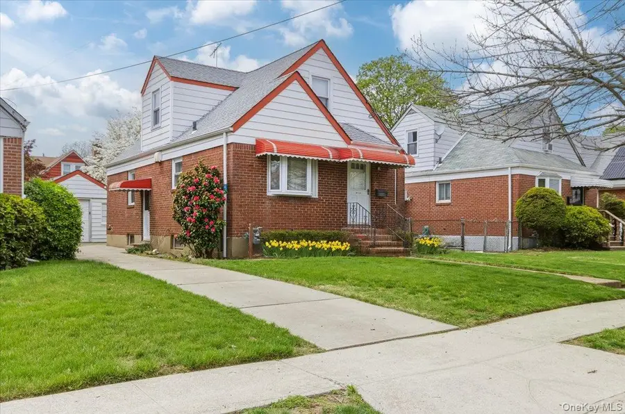 95-18 238th Street, Floral Park, NY 11001 - #2