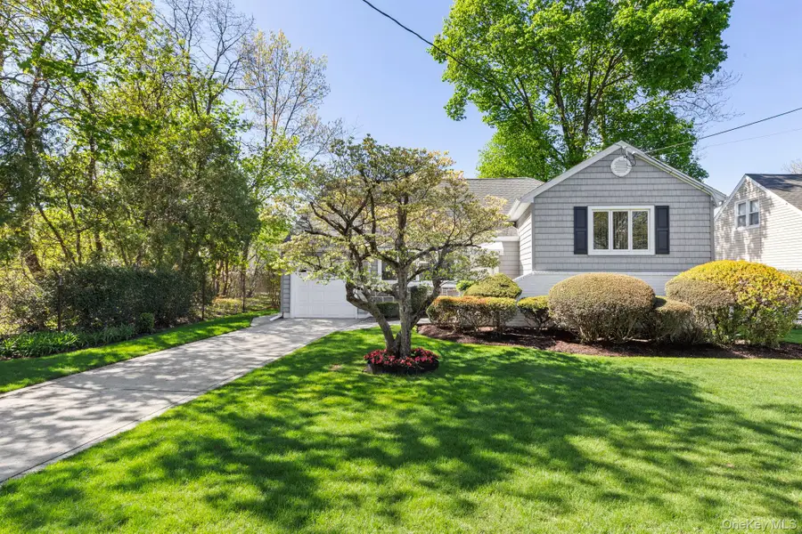 1076 Melissa Lane, North Bellmore, NY 11710 - #3