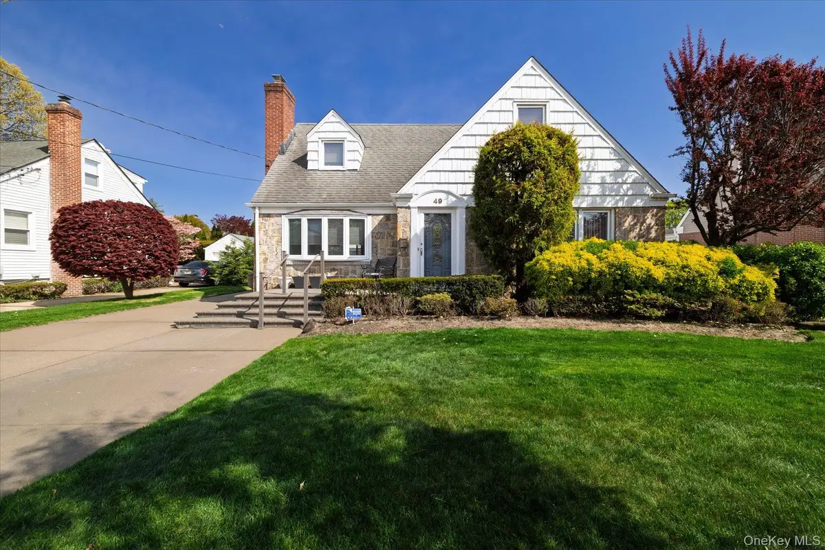 49 Park Avenue, Malverne, NY 11565 - #1