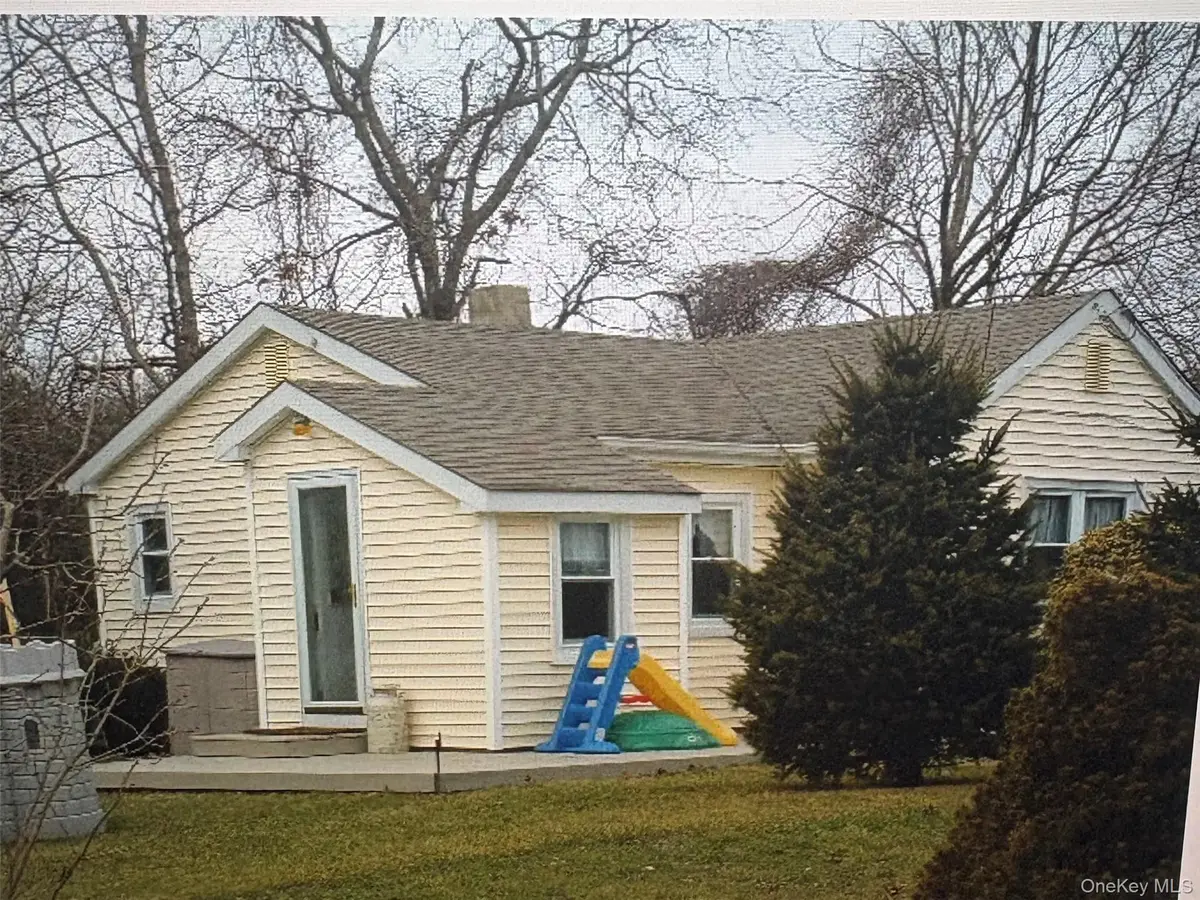 529 Montauk Highway, Westhampton Beach, NY 11978 - #1
