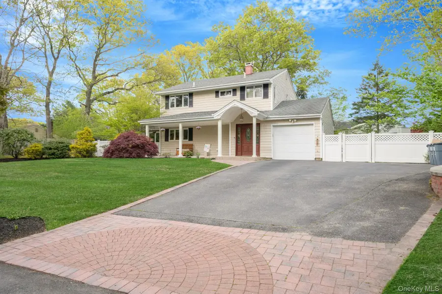 37 Marc Drive, Ridge, NY 11961 - #2