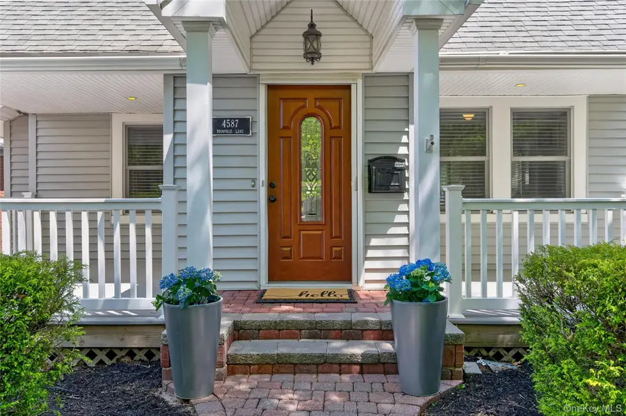 45-87 Browvale Lane, Little Neck, NY 11362 - #3