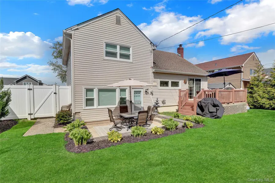 2 Oxford Avenue, Massapequa, NY 11758 - #3