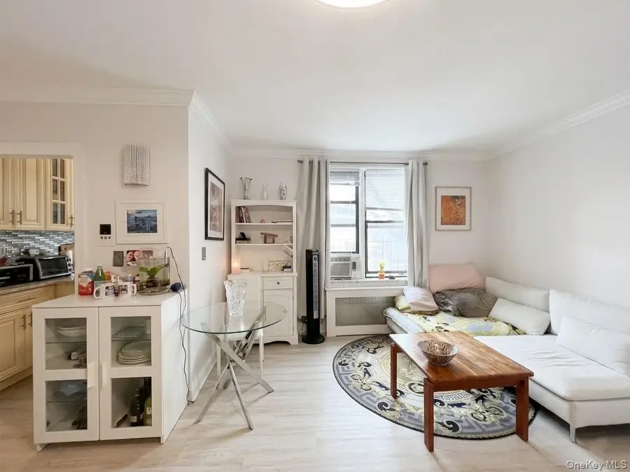 71-11 Yellowstone Boulevard #2G, Forest Hills, NY 11375 - #3