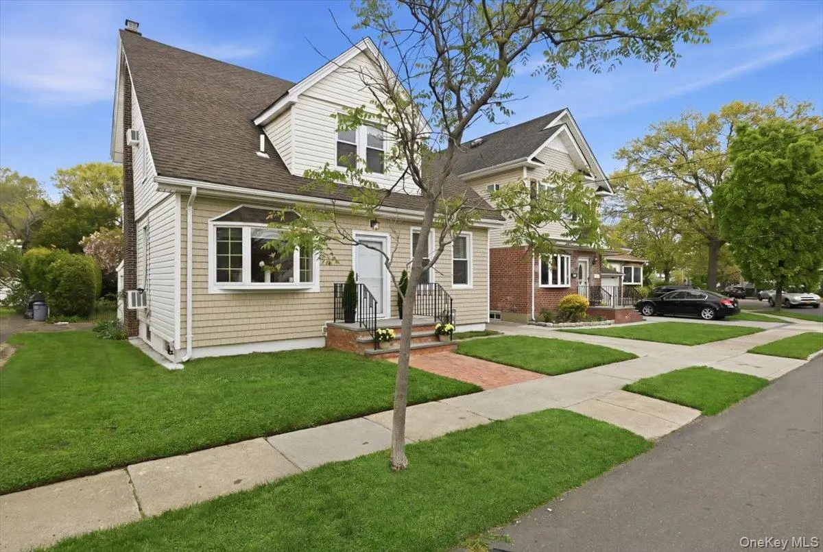 77 Stewart Street, Floral Park, NY 11001 - #1