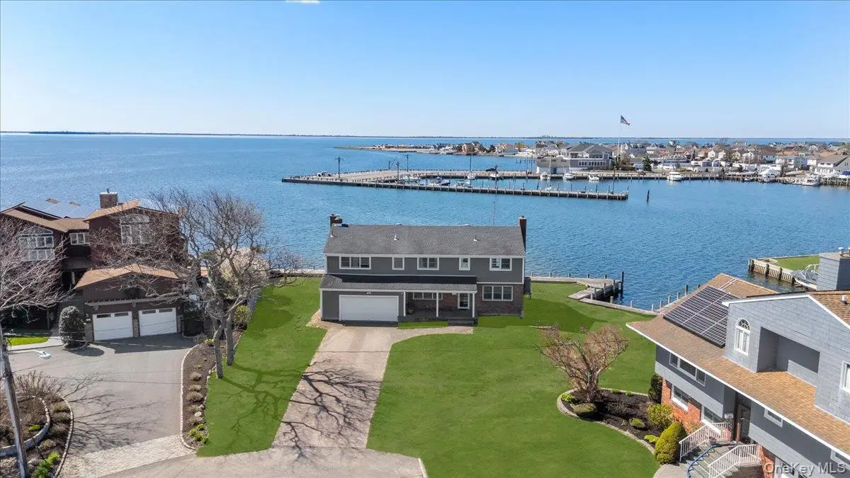 160 Sequams Lane W, West Islip, NY 11795 - #1