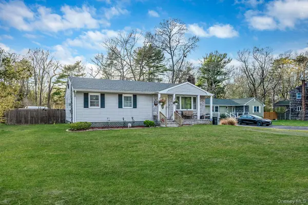 134 Park Lane, Middle Island, NY 11953