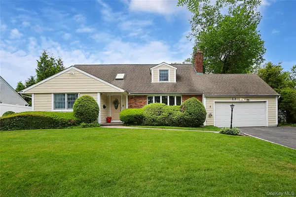 30 Todd Drive E, Glen Head, NY 11545