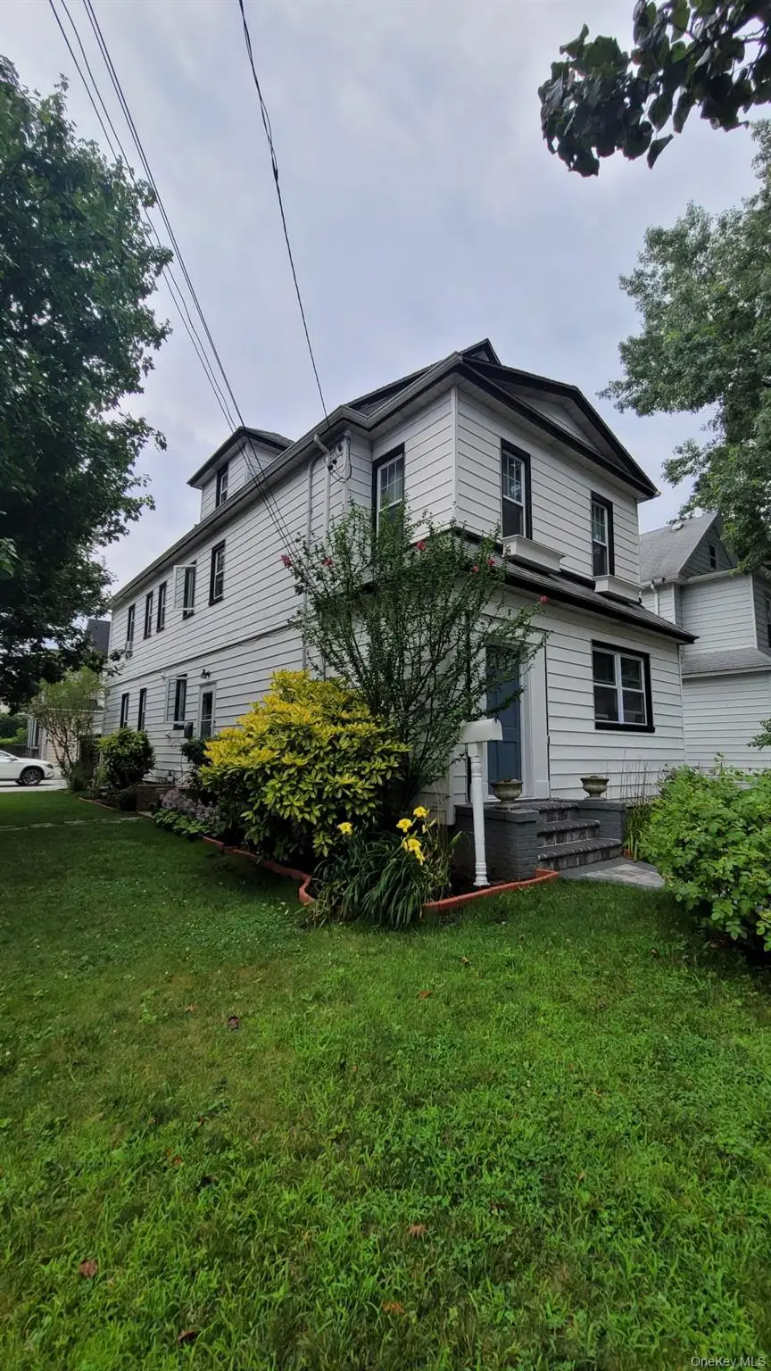 182 Lowell Avenue, Floral Park, NY 11001 - #2