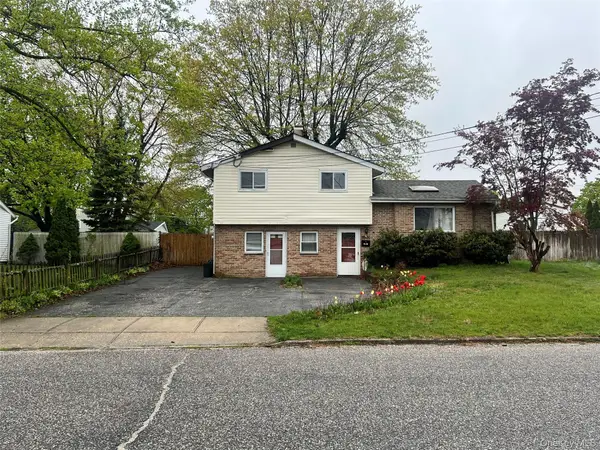 3016 Beechnut Avenue, Medford, NY 11763