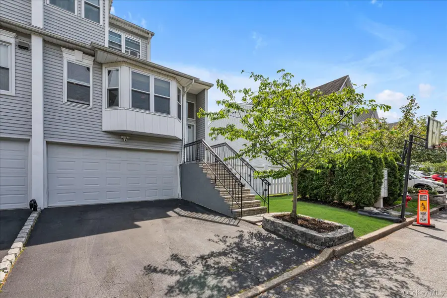 7 Eastern Drive, New Hyde Park, NY 11040 - #2