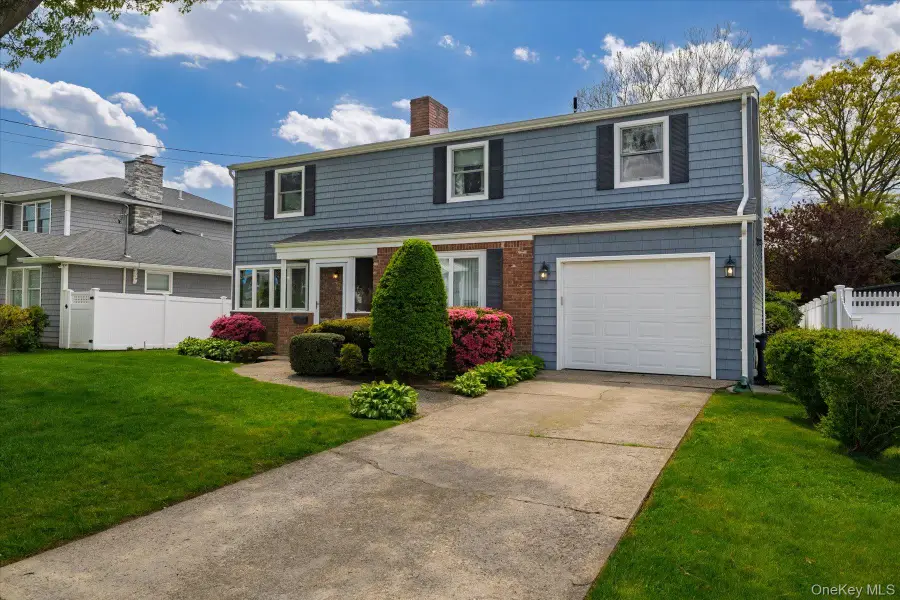 1682 Hannington Avenue, Wantagh, NY 11793 - #3
