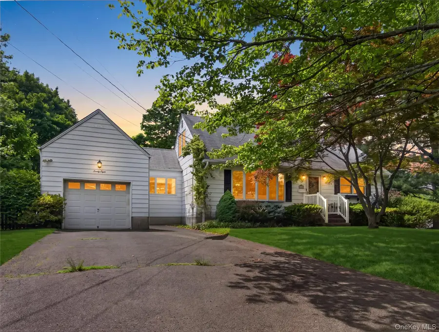 28 Parkway Drive N, Blauvelt, NY 10913 - #2