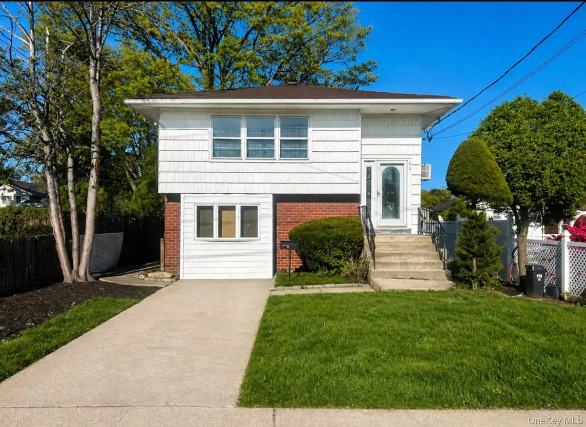 960 Linden Avenue, Westbury, NY 11590 - #1