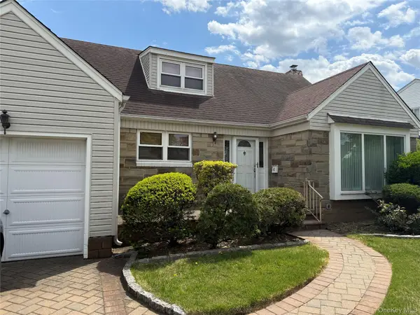 42 Lawrence Street, New Hyde Park, NY 11040