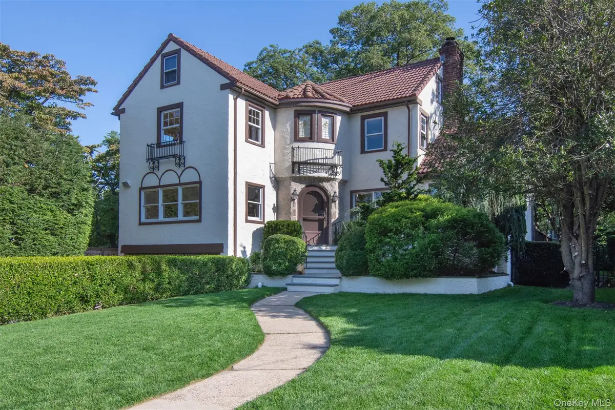 32 Stellar Place, Pelham, NY 10803 - #1