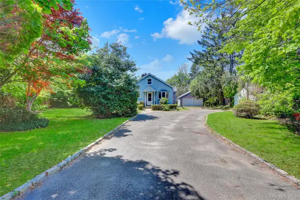 11 5th Avenue S, Huntington Station, NY 11746