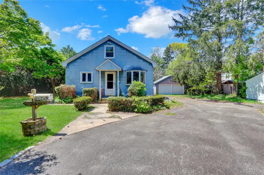 11 5th Avenue S, Huntington Station, NY 11746 - #2