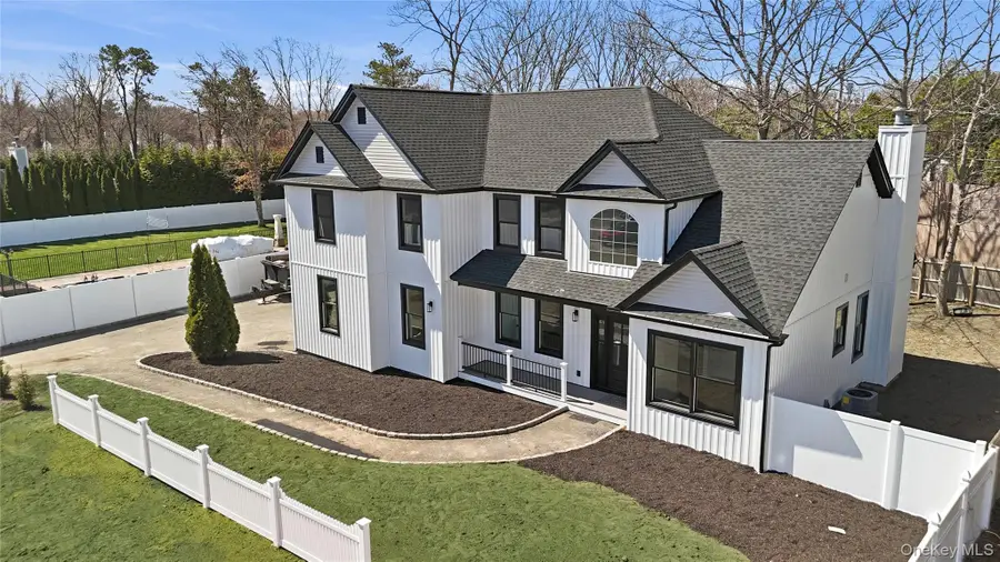 112 S Hillside Avenue, Nesconset, NY 11767 - #3