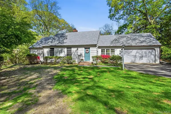 16 Brian Court, Northport, NY 11768