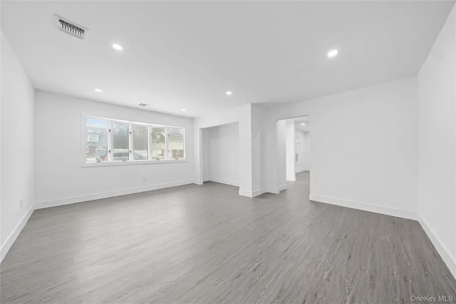 200 Irish Lane, Islip Terrace, NY 11752 - #2