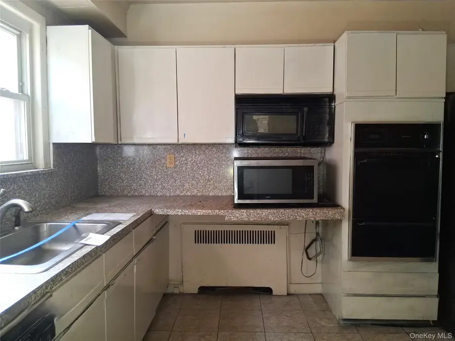 3247 Hone Avenue, Bronx, NY 10469 - #3