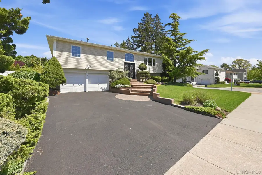 8 Herkimer Avenue, Jericho, NY 11753 - #2