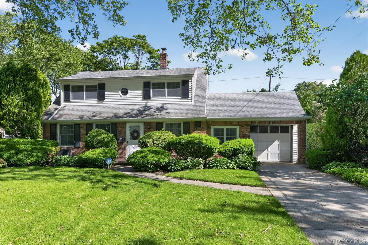 261 Wright Avenue, Carle Place, NY 11514 - #1