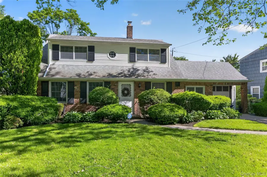 261 Wright Avenue, Carle Place, NY 11514 - #3