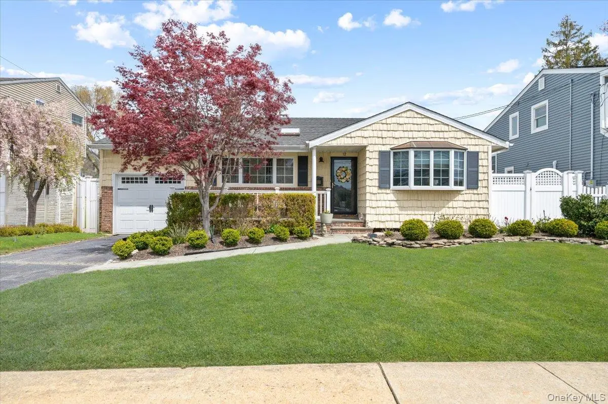 12 W Orlando Street, Massapequa, NY 11758 - #1