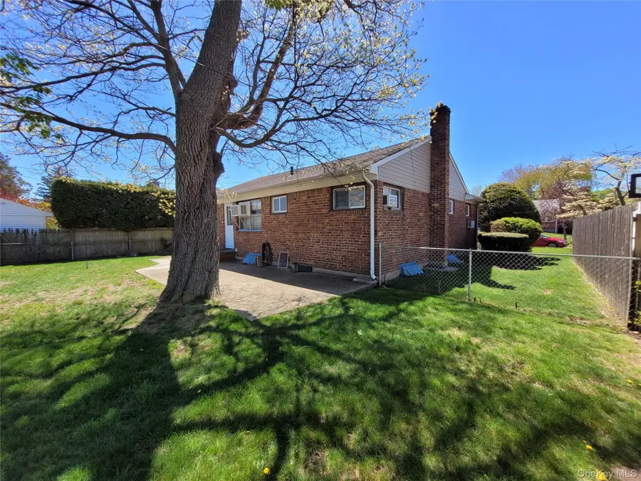 12 Clark Street, Plainview, NY 11803 - #3