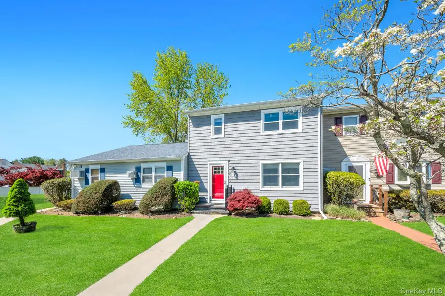 12 Charlottesville Court, Coram, NY 11727 - #3